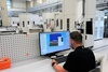  – Kusters Precision Parts heeft 21 programmeerstations in de fabriek. Met behulp van de <em>hyper</em>MILL<sup>®</sup> CAM-software kan de toeleverancier snel, flexibel en foutloos de meest complexe onderdelen programmeren.